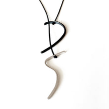 Γούρι 2025 Xειροποίητo ασημένιo κολιέ με οξείδωση, Ένα - 2