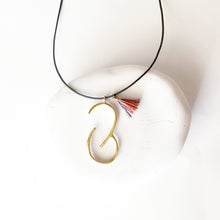 Γούρι 2026 | Αγκαλιά | Κολιέ με κορδόνι (ασήμι, επιχρύσωση) - 2