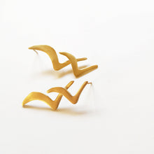 Handmade, gold plated silver earrings. Two birds united, Flying - 1
