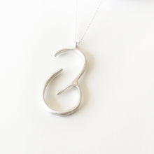 Γούρι 2026 | Αγκαλιά | Κολιέ με αλυσίδα (ασήμι) - 3
