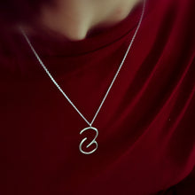 Γούρι 2026 | Αγκαλιά | Κολιέ με αλυσίδα (ασήμι) - 2
