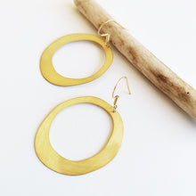 Handmade dangle oval shaped earrings Abstract (gold plated silver) - 3
