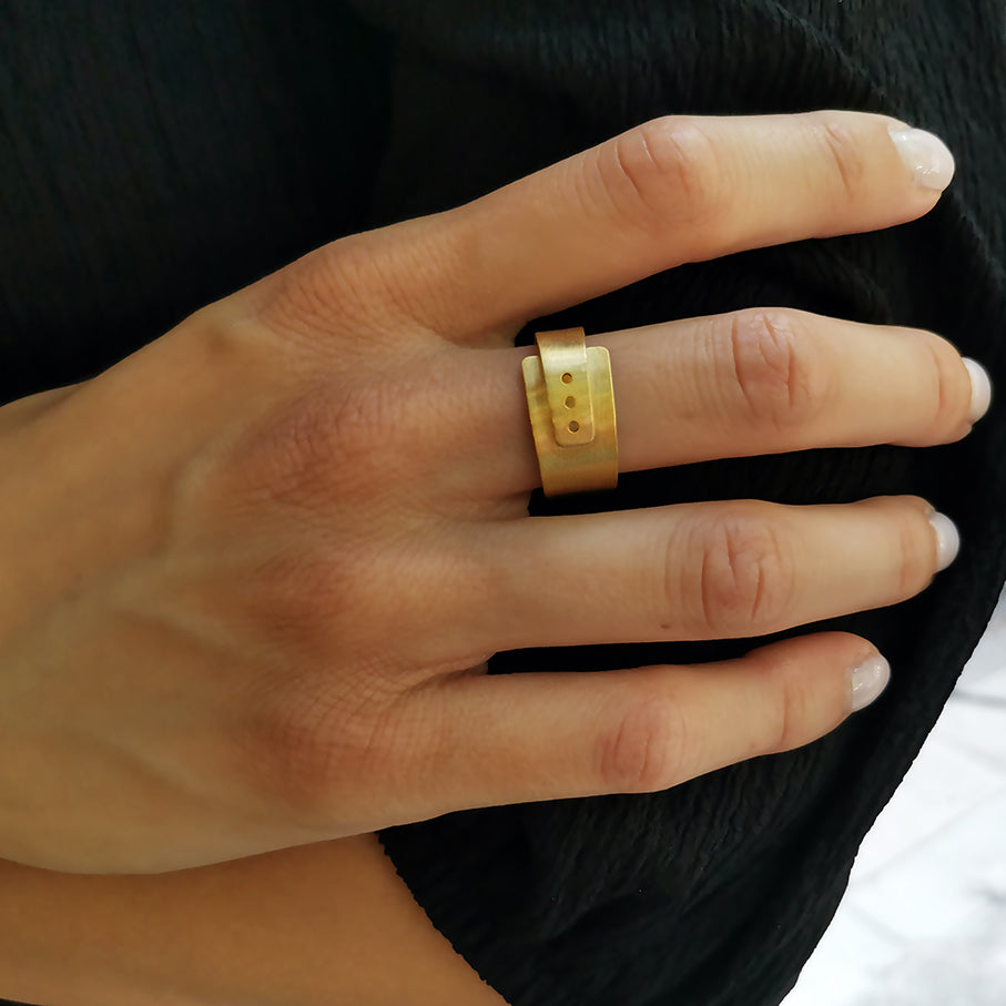 Μοντέρνο επίχρυσο δαχτυλίδι από ασήμι Design