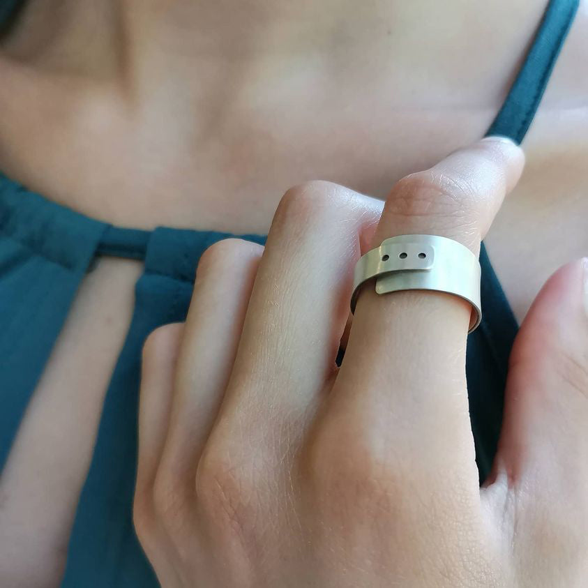 Μοντέρνο δαχτυλίδι από ασήμι Design