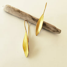Χειροποίητα σκουλαρίκια σε σχήμα φύλλων Leaves (ασήμι 925, επιχρύσωση) - 1
