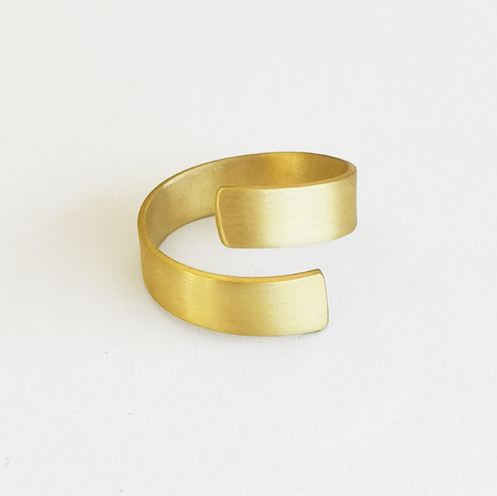 Modern, minimalist gold plated silver ring Space