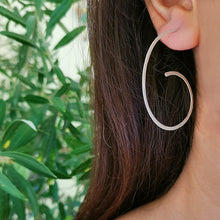 Hammered silver hoop earrings Texture Hoop (Silver) - 3
